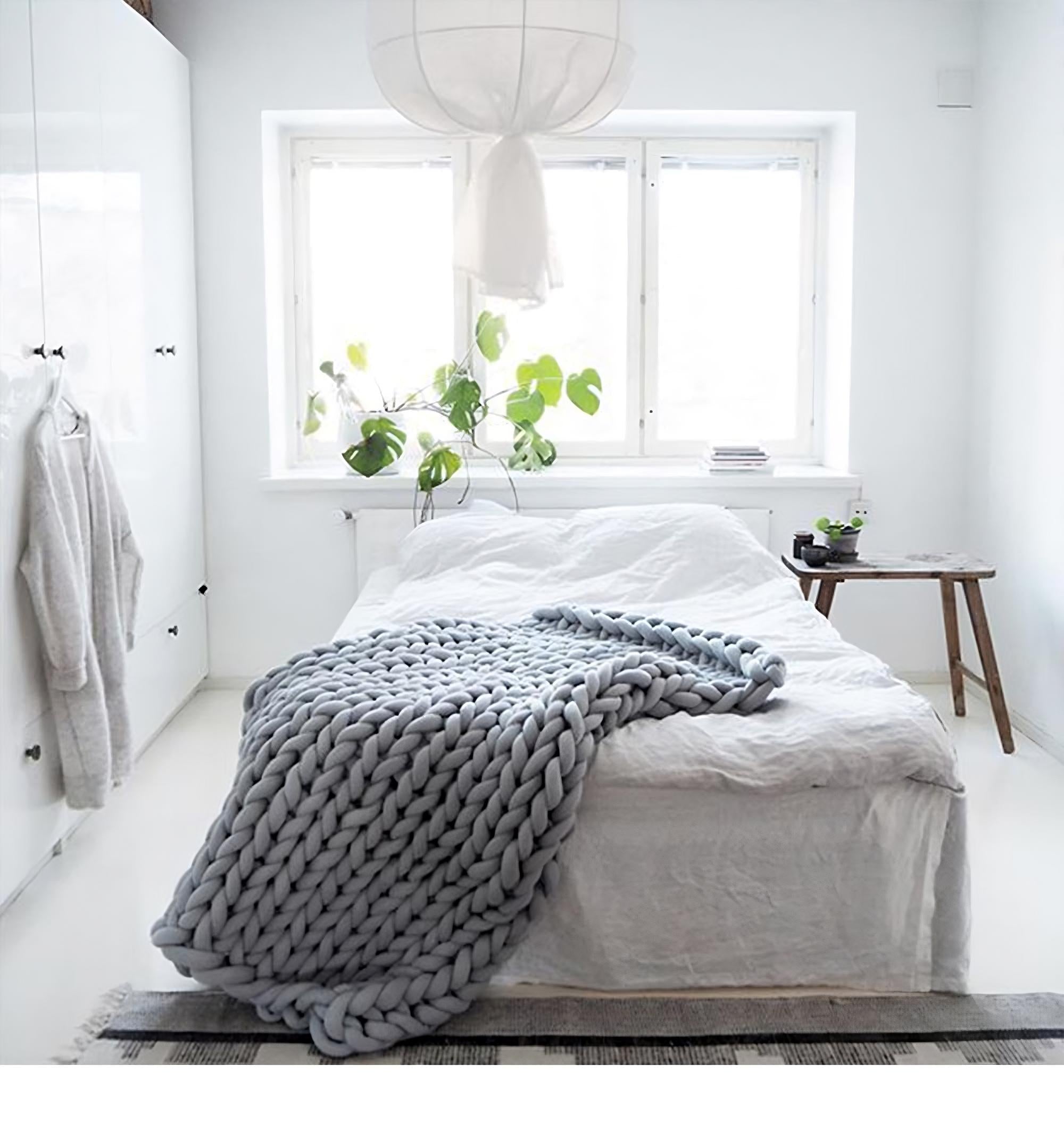 Woolora™ — Create Your Cozy Blanket in Just One Afternoon!
